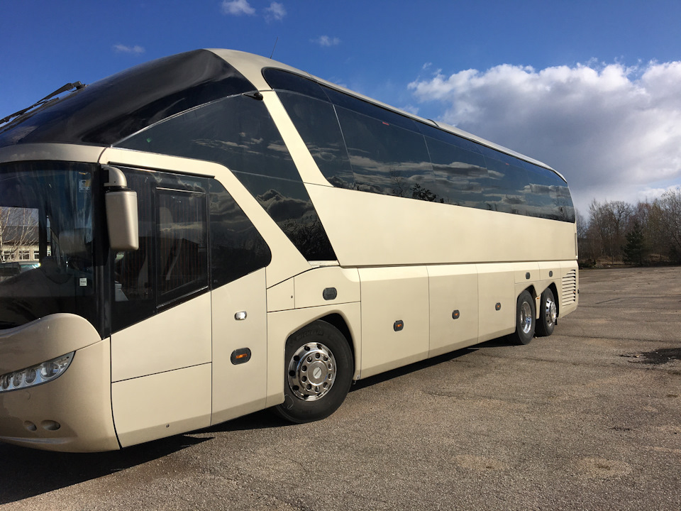 Модель и фото автобуса neoplan