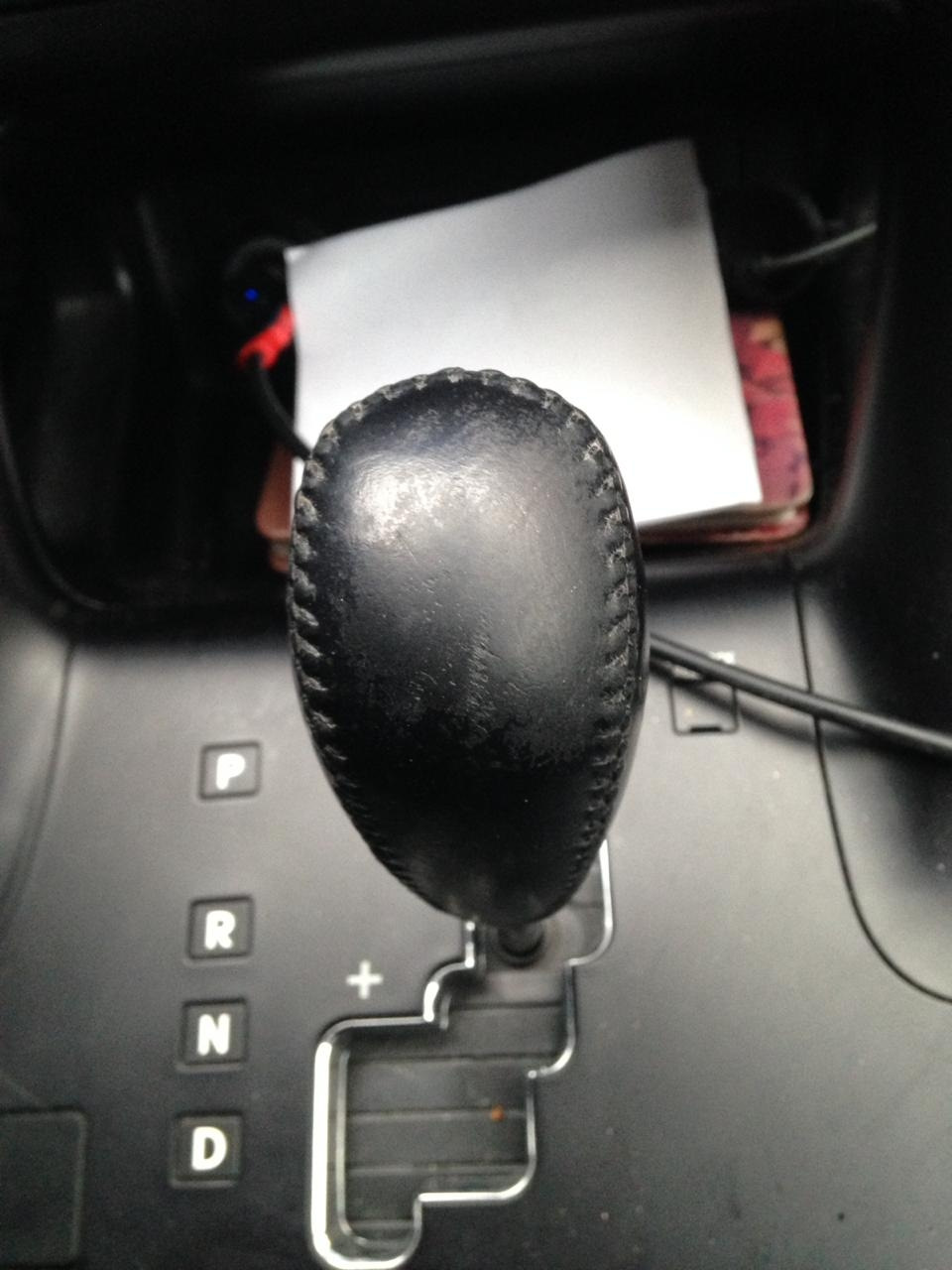 Ix35 как снять ручку акпп Вроде мелочь а приятно, ручка акпп - Hyundai ix35, 2 л, 2012 года просто так DRI
