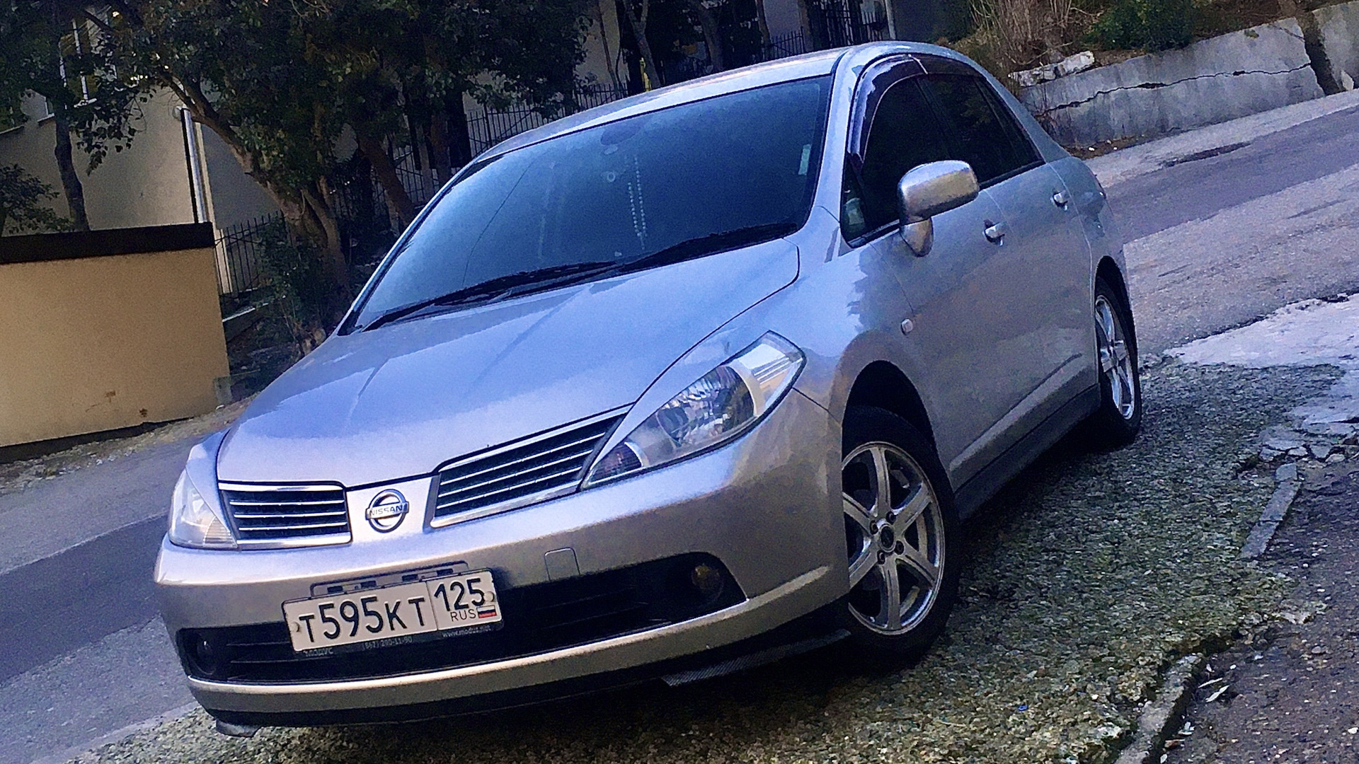 Nissan Tiida (1G) 1.5 бензиновый 2005 | Latio на DRIVE2