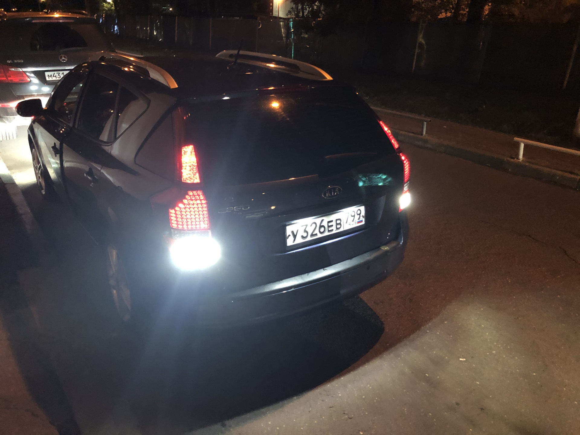 Лампочки в задний ход и подсветку номера — KIA Ceed (1G), 1,6 л., 2011 ...