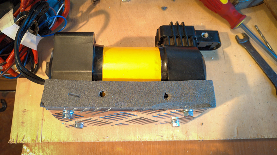 Бюджетная шумка — Peugeot 407, 2,2 л, 2004 года | своими руками | DRIVE2