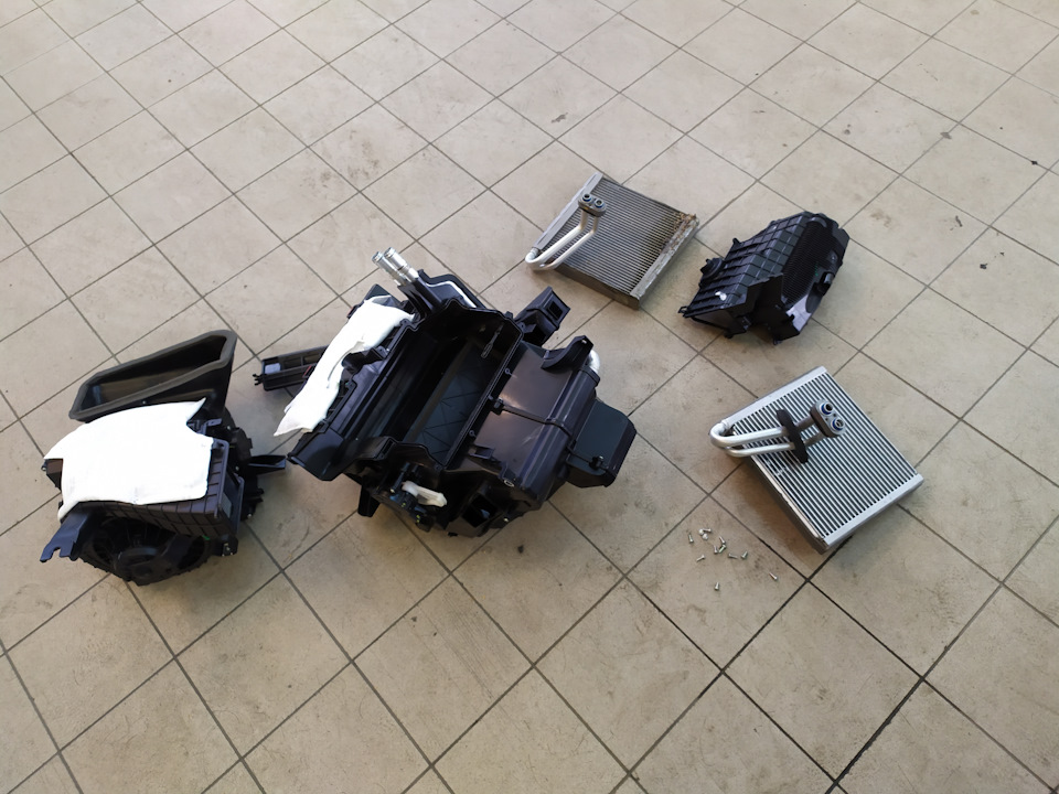 Как заменить испаритель кондиционера на солярисе. — DRIVE2