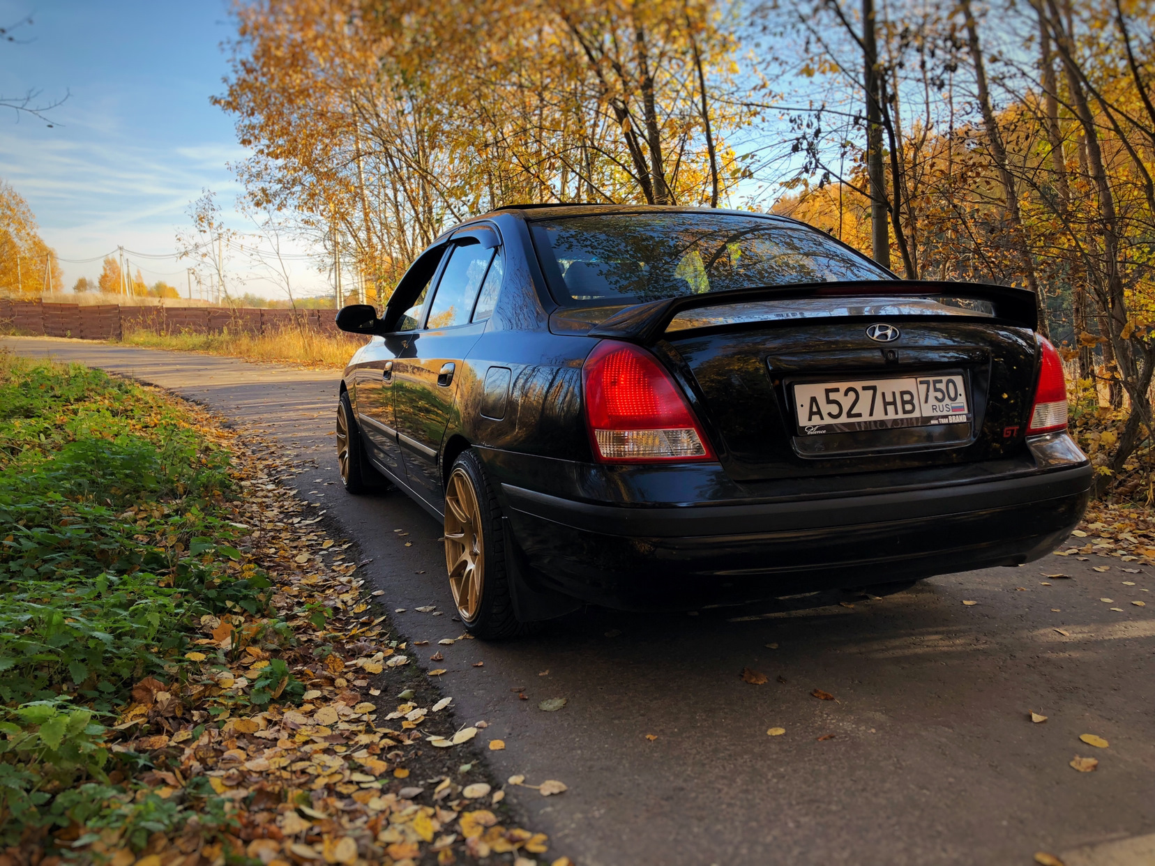 Хендай элантра 3. Hyundai Elantra j3. Hyundai Elantra XD stance. Elantra j3 stance.