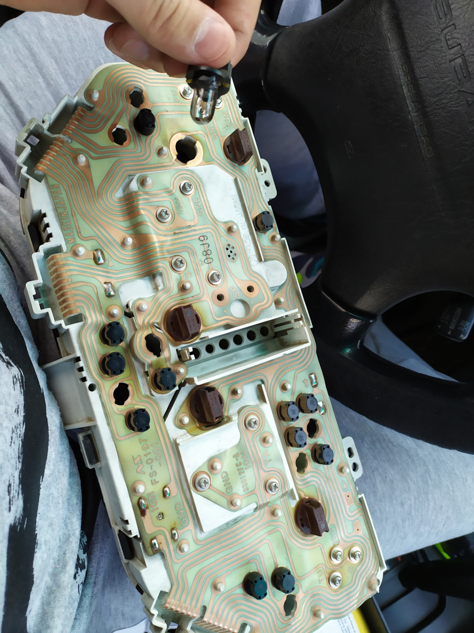 Замена освещения салона и приборки — Subaru Forester (SF), 2,5 л, 2000 ...