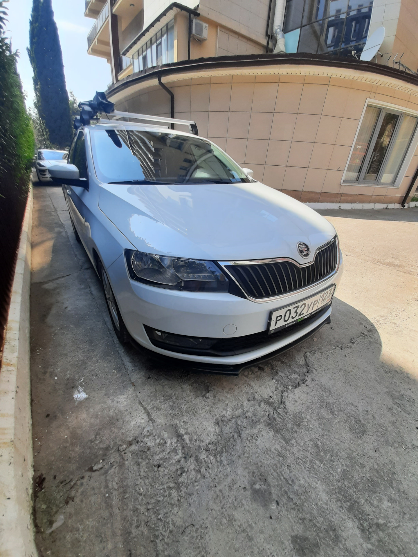 Сплиттер (губа) переднего бампера Шкода Рапид — Skoda Rapid (1G), 1,6 л ...