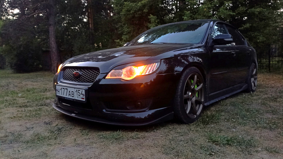 Subaru Legacy 3.0 by sti