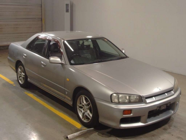 Nissan Skyline hr34