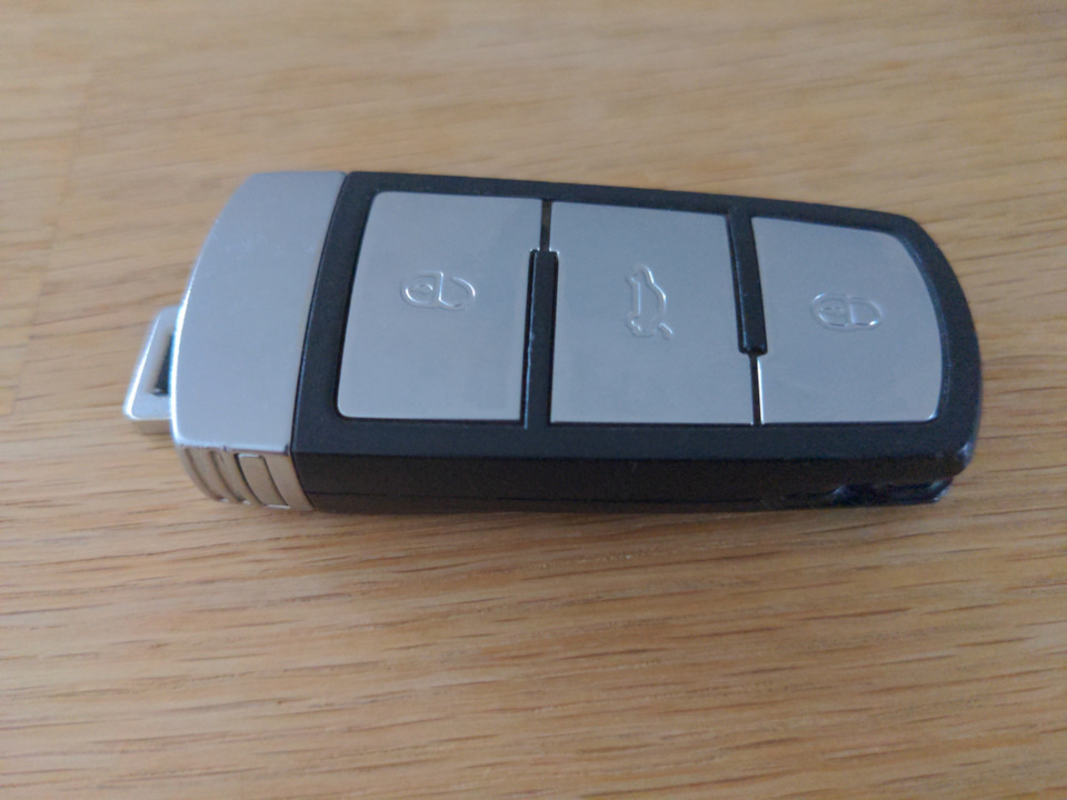 Батарейка в брелке? — Volkswagen Passat B7, 1,4 л, 2011 года ...