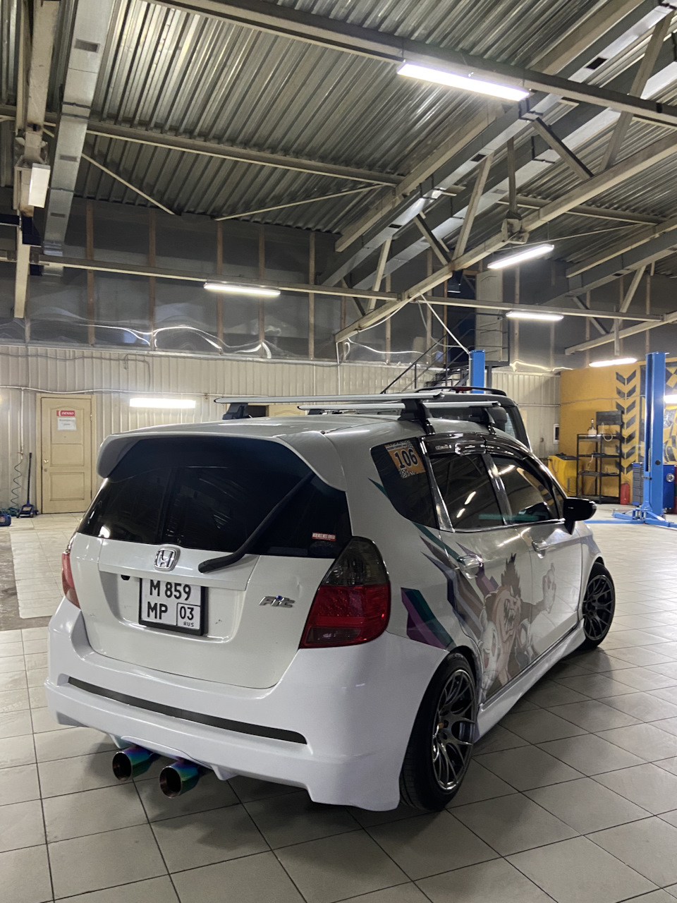 Новый бампер и самодельный выхлоп — Honda Fit (1G), 1,5 л, 2002 года ...