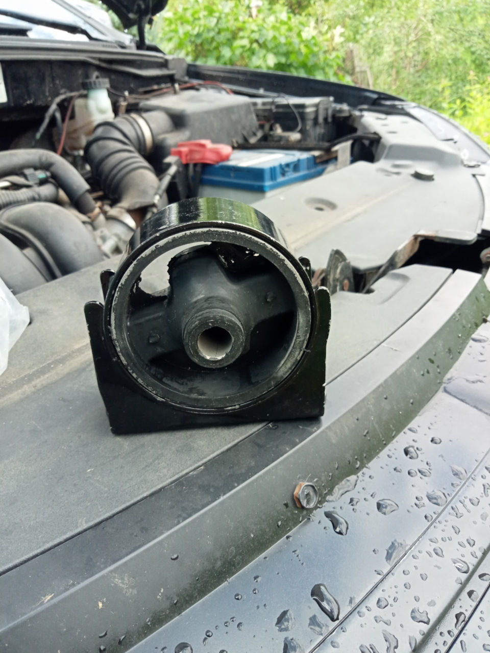 Подушка двигателя — Geely Emgrand EC7 FE-1, 1,8 л, 2013 года | поломка ...