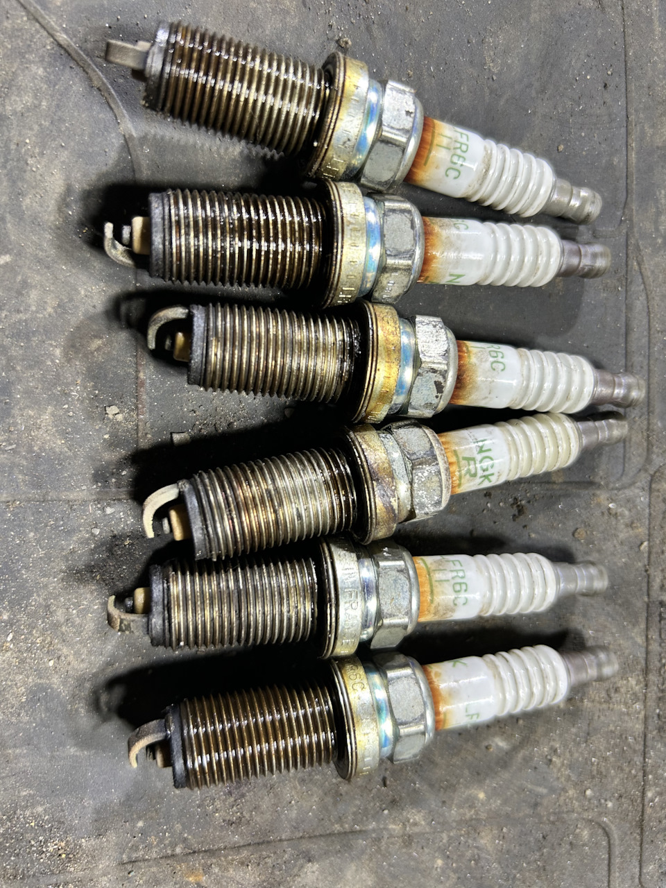 7 черный. свеча зажигания тойота 90919-01235. свечи прадо 120 1gr-fe. Prado 120 свечи. свечи на тойота аллион 260 kh20.