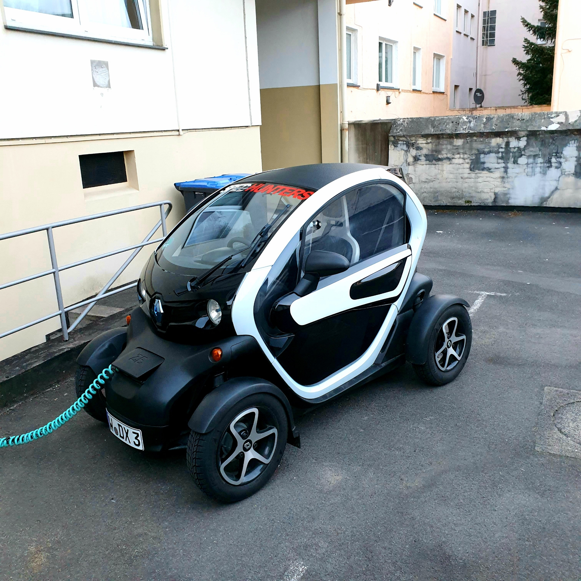 Twizy Renault вид сбоку