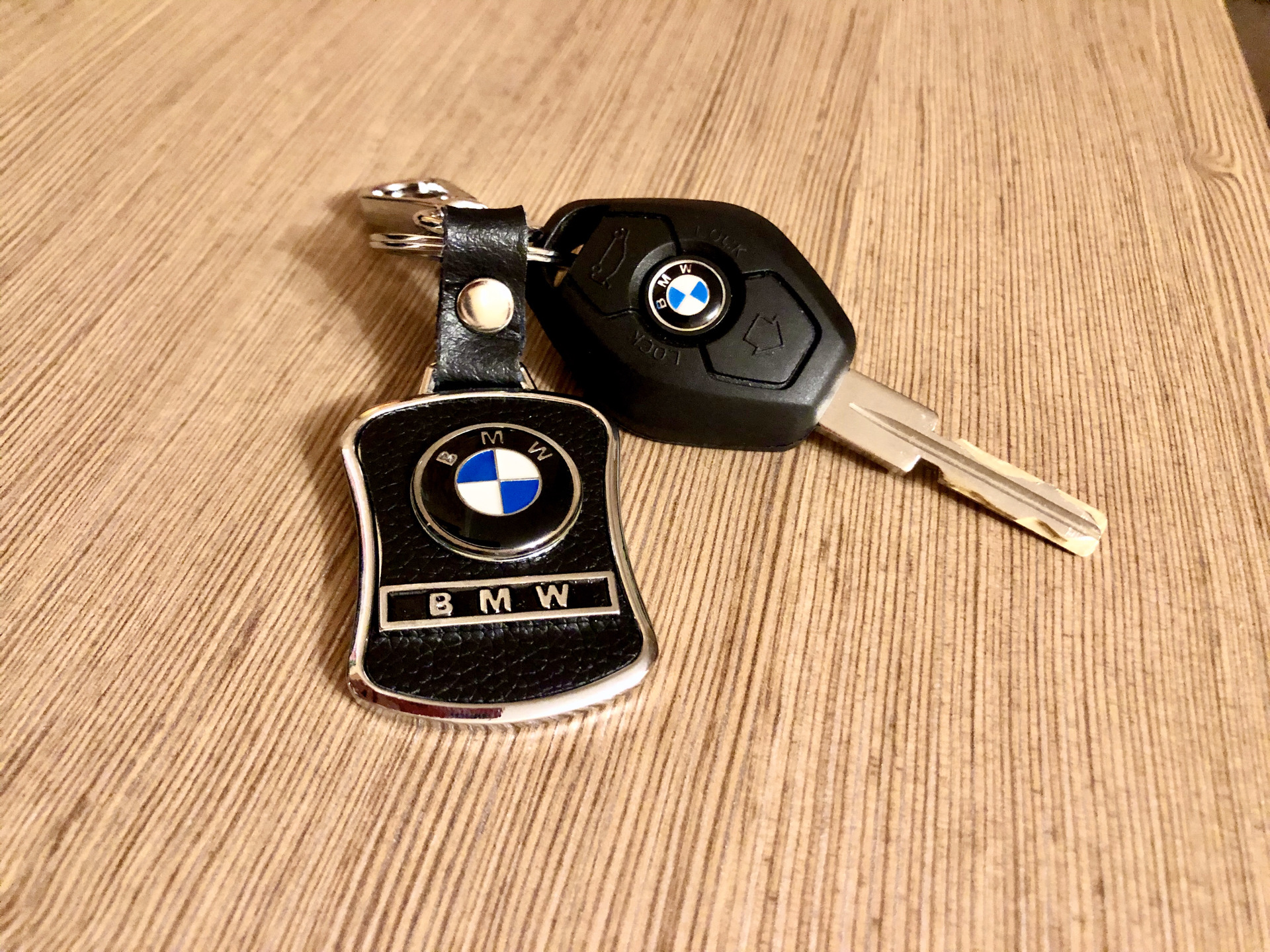 Игра ключ от машины. Ключ БМВ е90 оригинал. Брелок BMW e39. БМВ е90 ключ зажигания. Ключ от БМВ х5.