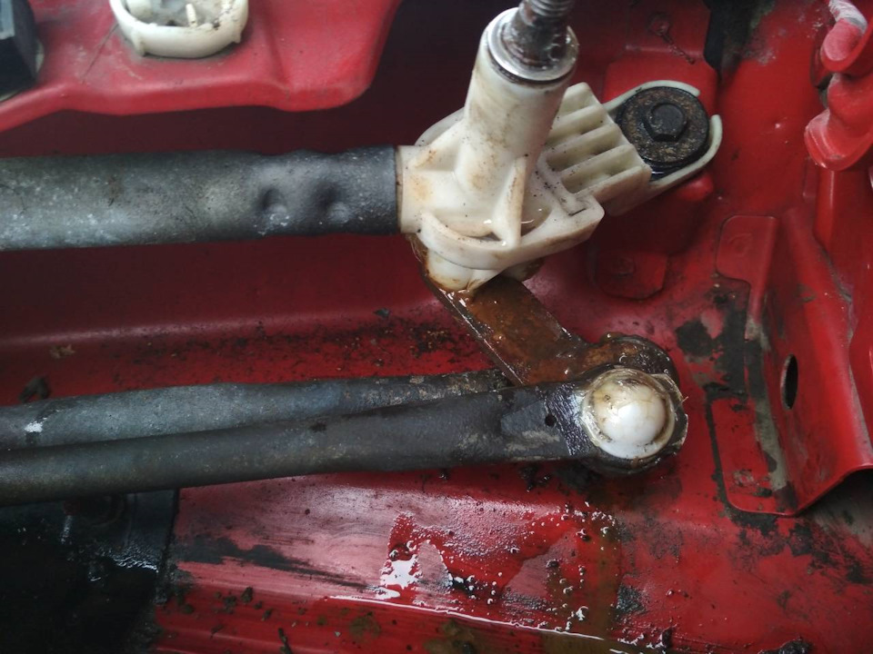 Смазка трапеции дворников — Suzuki Swift (2G), 1,3 л, 2006 года ...