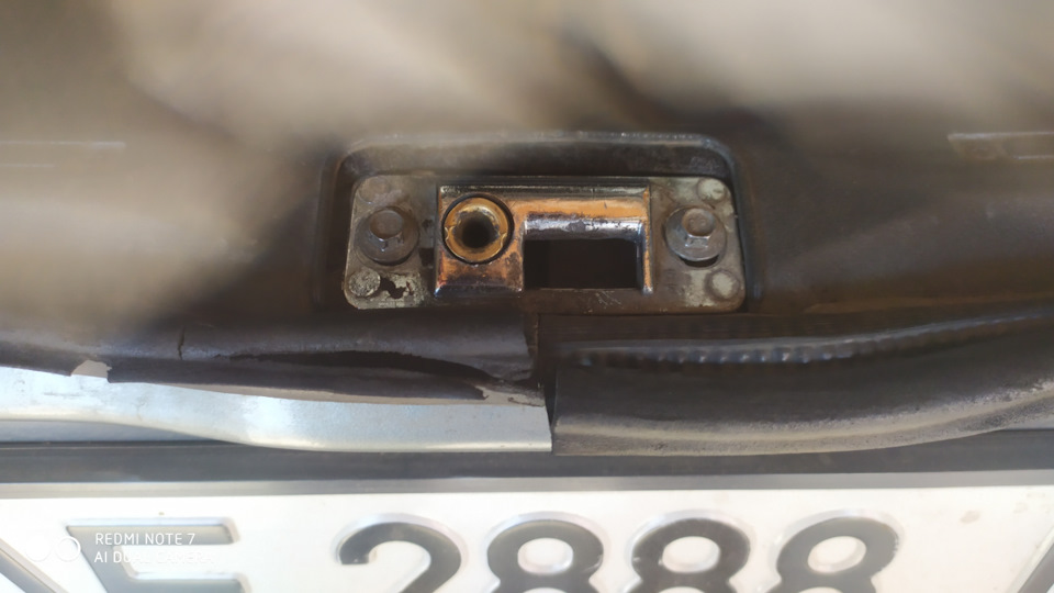 Замена уплотнителя багажника от ваз 2112. — Lada 2114, 1,5 л, 2006 года ...