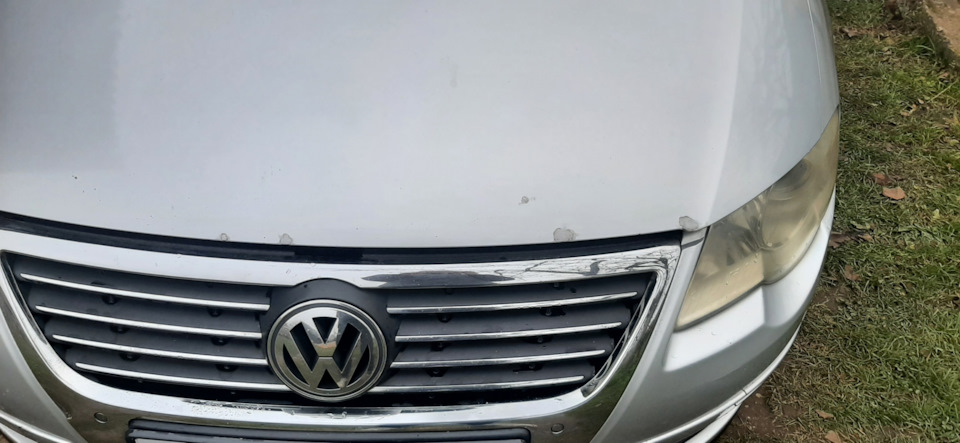 Сколы на капоте — Volkswagen Passat B6, 2 л, 2006 года | кузовной ...