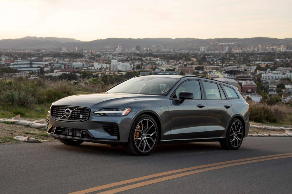 Фото в бортжурнале Volvo V60 Cross Country (2G)