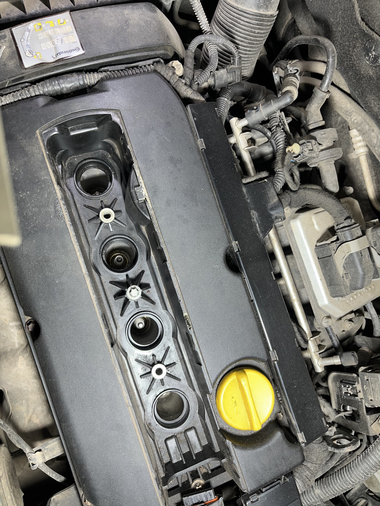 Прокладка клапанной крышки — Opel Astra H, 1,8 л, 2013 года ...