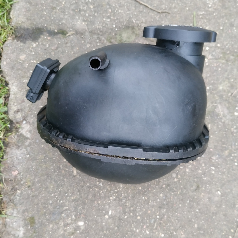 Лопнул расширительный бачок — Citroen XM, 2,5 л, 1999 года | поломка ...