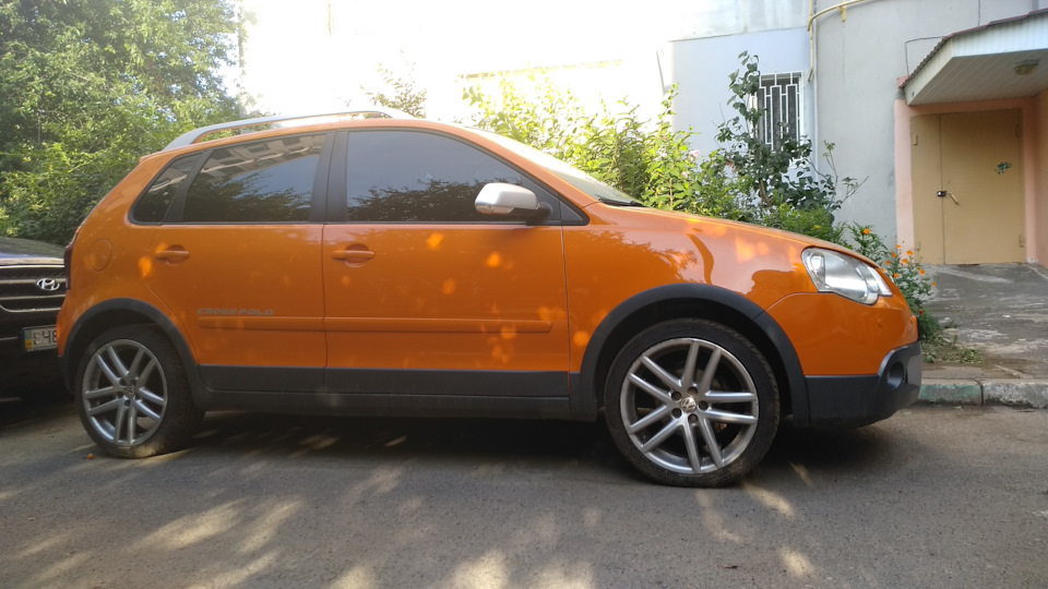 Volkswagen CrossPolo 1.6 BTS АТ "Морковка"