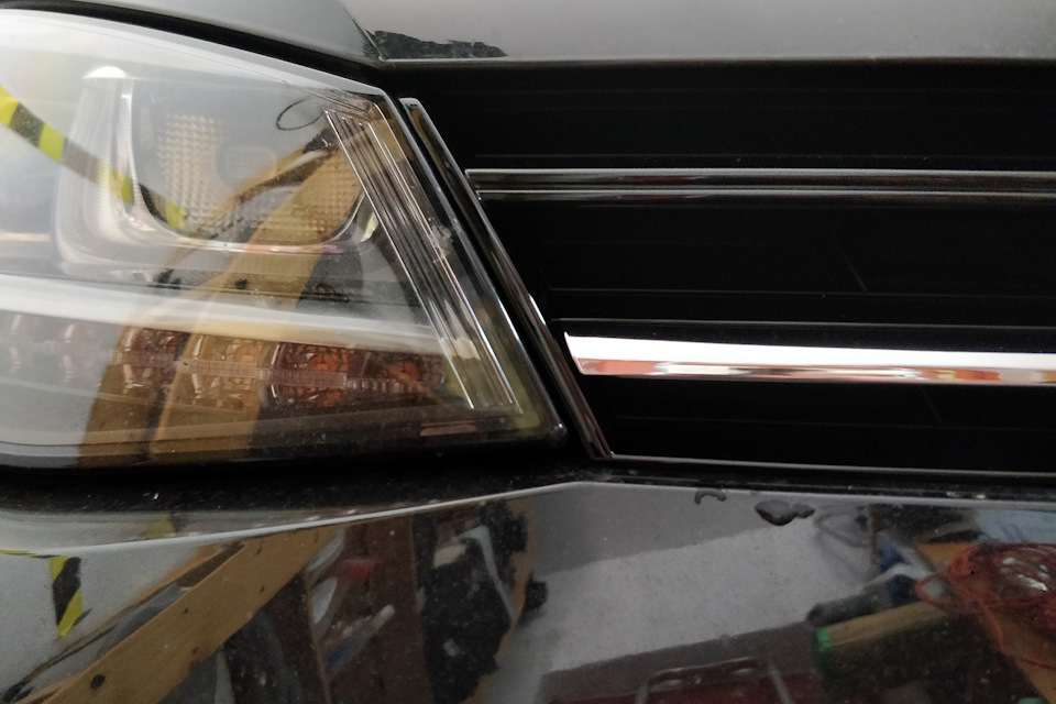 Grille lines up perfectly now on the left — Volkswagen Golf Mk7
