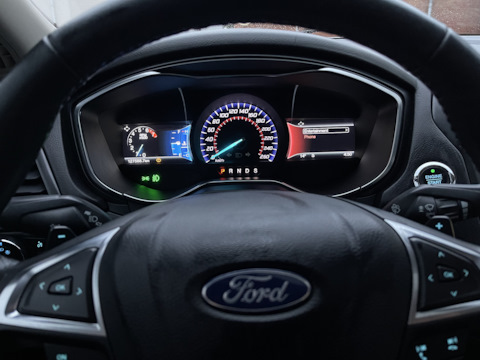 Клип чилить филатов и карась. Филатов и карась чилить. Километры дорог нам заменят мили. Между нами тысячи километров цитата. Трасса.