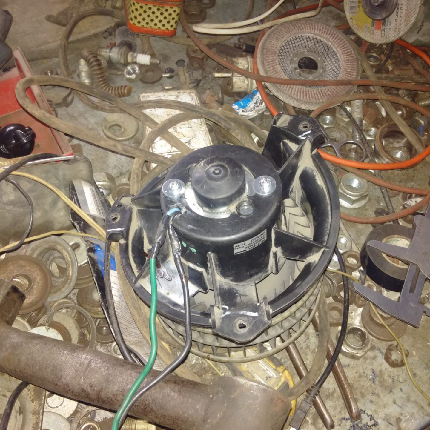 замена моторчика печки и ремонт заслонки рециркуляции — Dodge Caravan