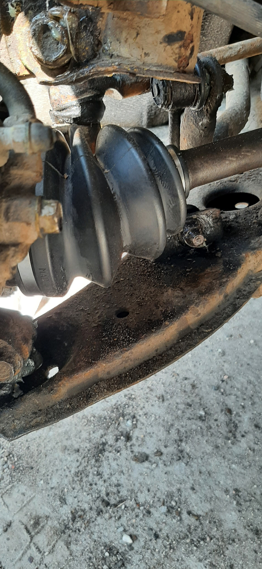 Замена пыльника наружного шруса — Mazda 626 IV (GE), 2,5 л, 1996 года ...