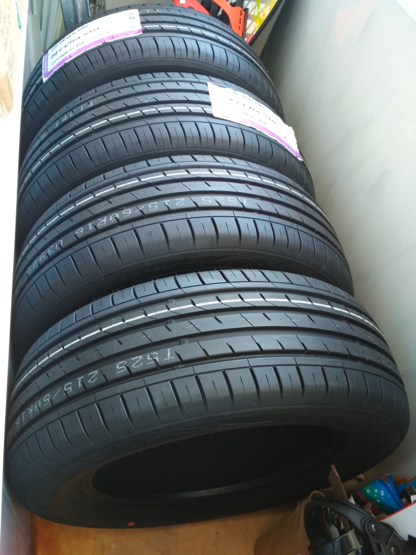 V отзывы. Шина Nexen n'Fera su1 215/60 r16 95v. 215/60/16 Nexen NFERA su-1 v. Nexen n'Fera su1 215/60r16 95v. Нексен n Fera su1 205/60/16.