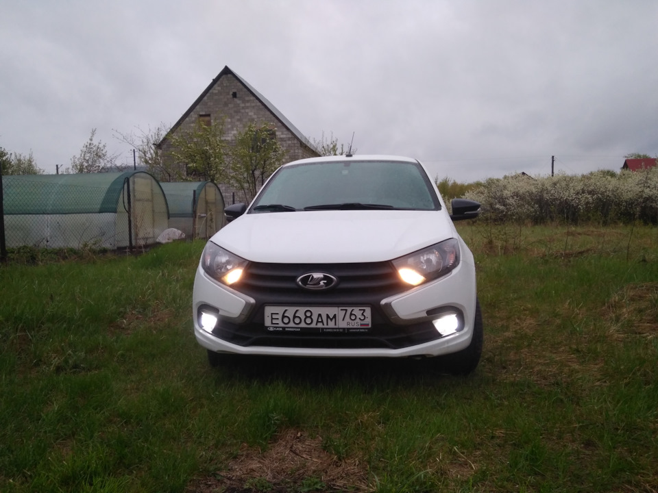 Установка сеток в передний бампер, ПТФ LED и Волга сигналов — Lada ...