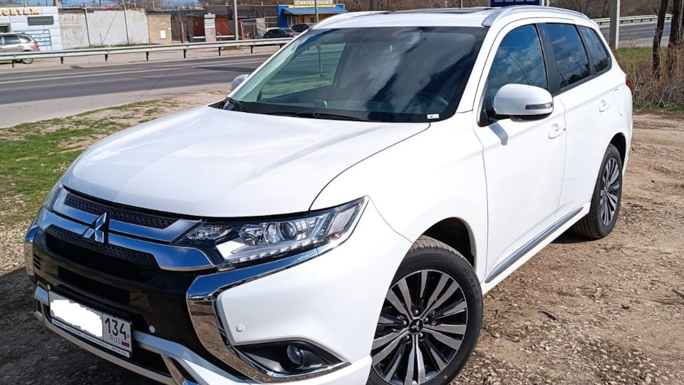 Mitsubishi Outlander Китаут Enjoy