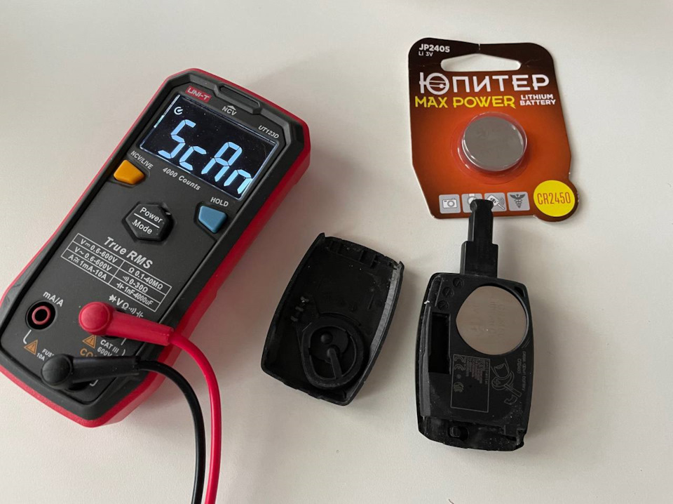 Замена батарейки в брелке — Volvo C70 (2G), 2,5 л, 2012 года ...