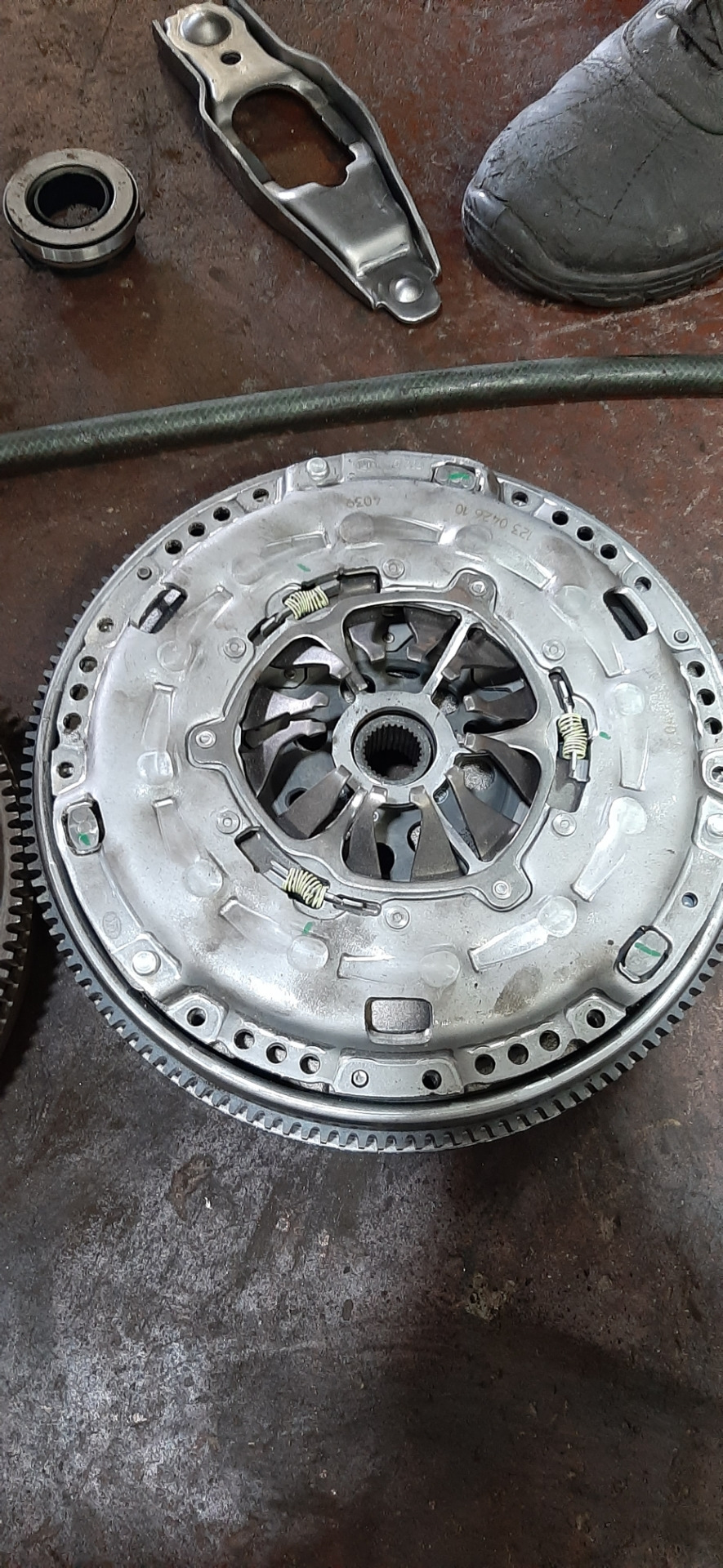 замена двухмассового маховика и сцепления — Skoda Octavia A5 Mk2, 1,9 л ...