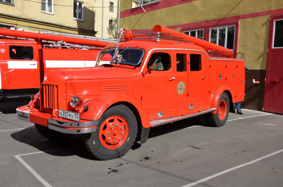 СОСТОЯЛСЯ «ОГНЕННЫЙ ПРОБЕГ» РАРИТЕТНЫХ ПОЖАРНЫХ АВТОМОБИЛЕЙ ПО УЛИЦАМ ...