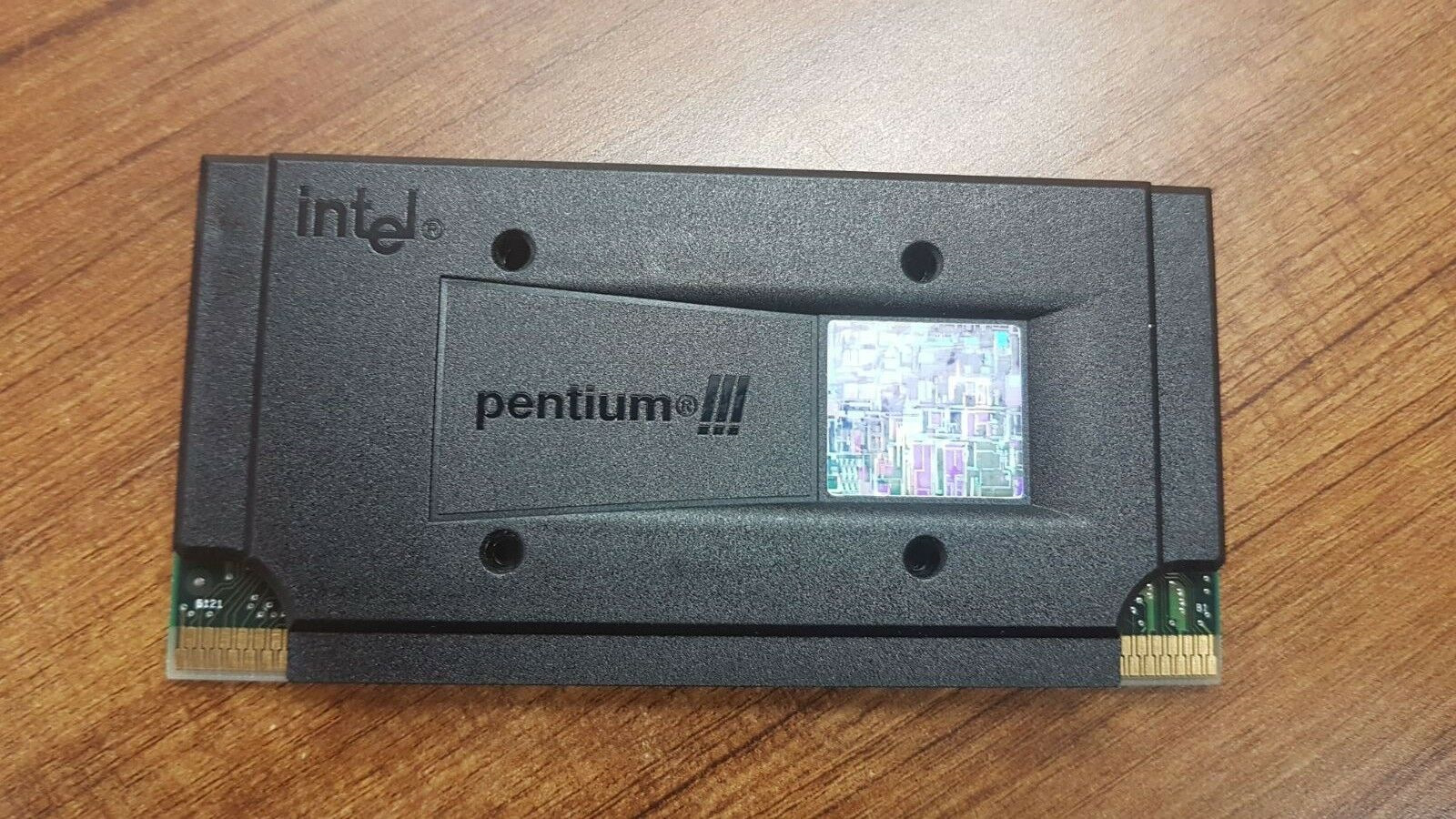 700 процессор. Pentium III 800mhz. Intel Pentium III 700 MHZ. Pentium 3 800 Slot 1. Процессор пентиум 3.