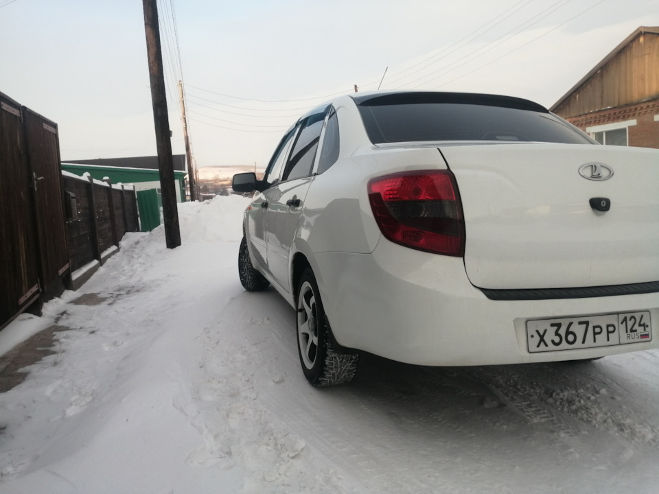 Тонировка задних фонарей!)) — Lada Гранта (1G), 1,6 л, 2013 года ...