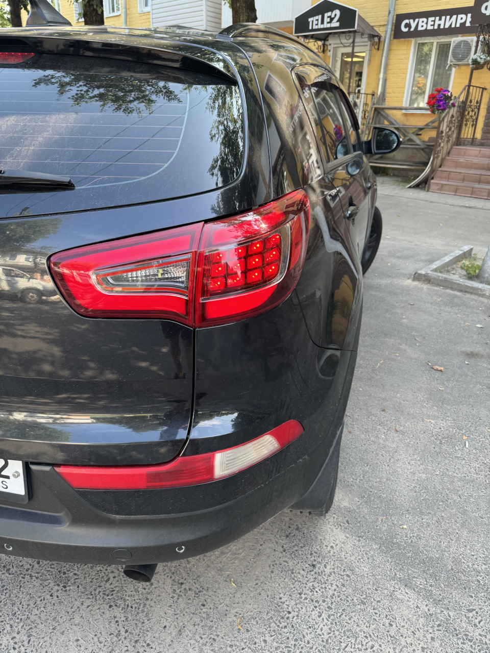 Почему горят стоп сигналы при включение габаритов — KIA Sportage (3G ...