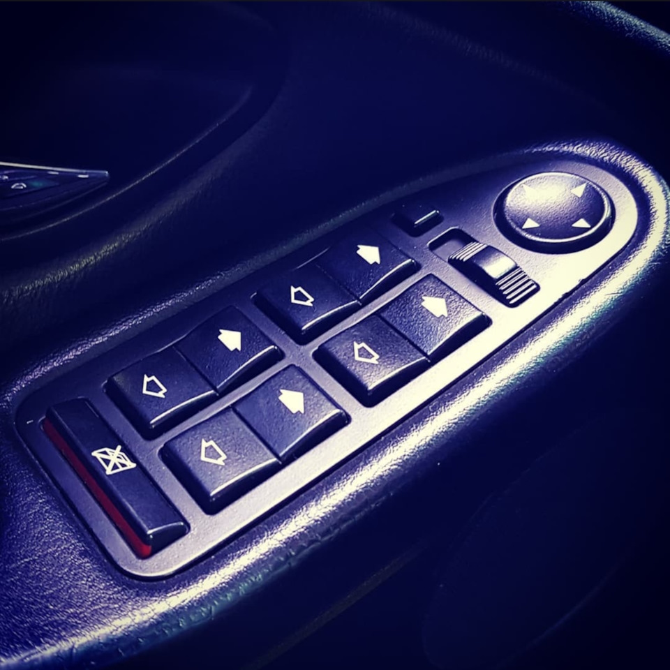 Блок стеклоподъемников е39. Блок стеклоподъемника бмв е39. Блок кнопок бмв е38. 31 1369818 бмв. Блок стеклоподъёмников бмв е39.