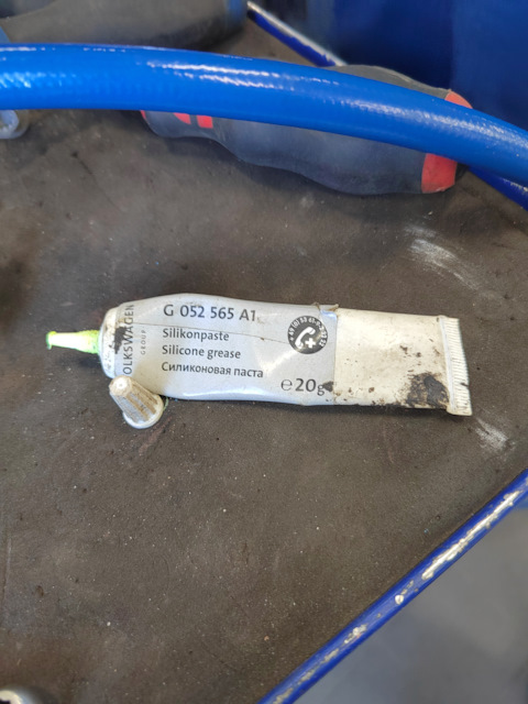 G052565A1 Силиконовая паста VAG | Запчасти на DRIVE2