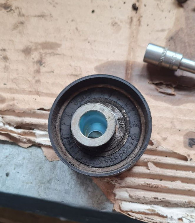 Заклинило ролик ГРМ, ну и все последствия… — Lada Гранта, 1,6 л, 2015 ...