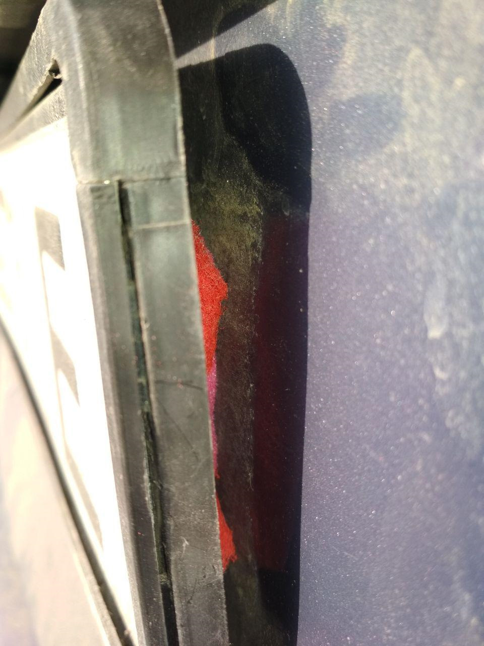 Посторонние шумы в крышке багажника — Nissan Note (1G), 1,6 л, 2008 ...