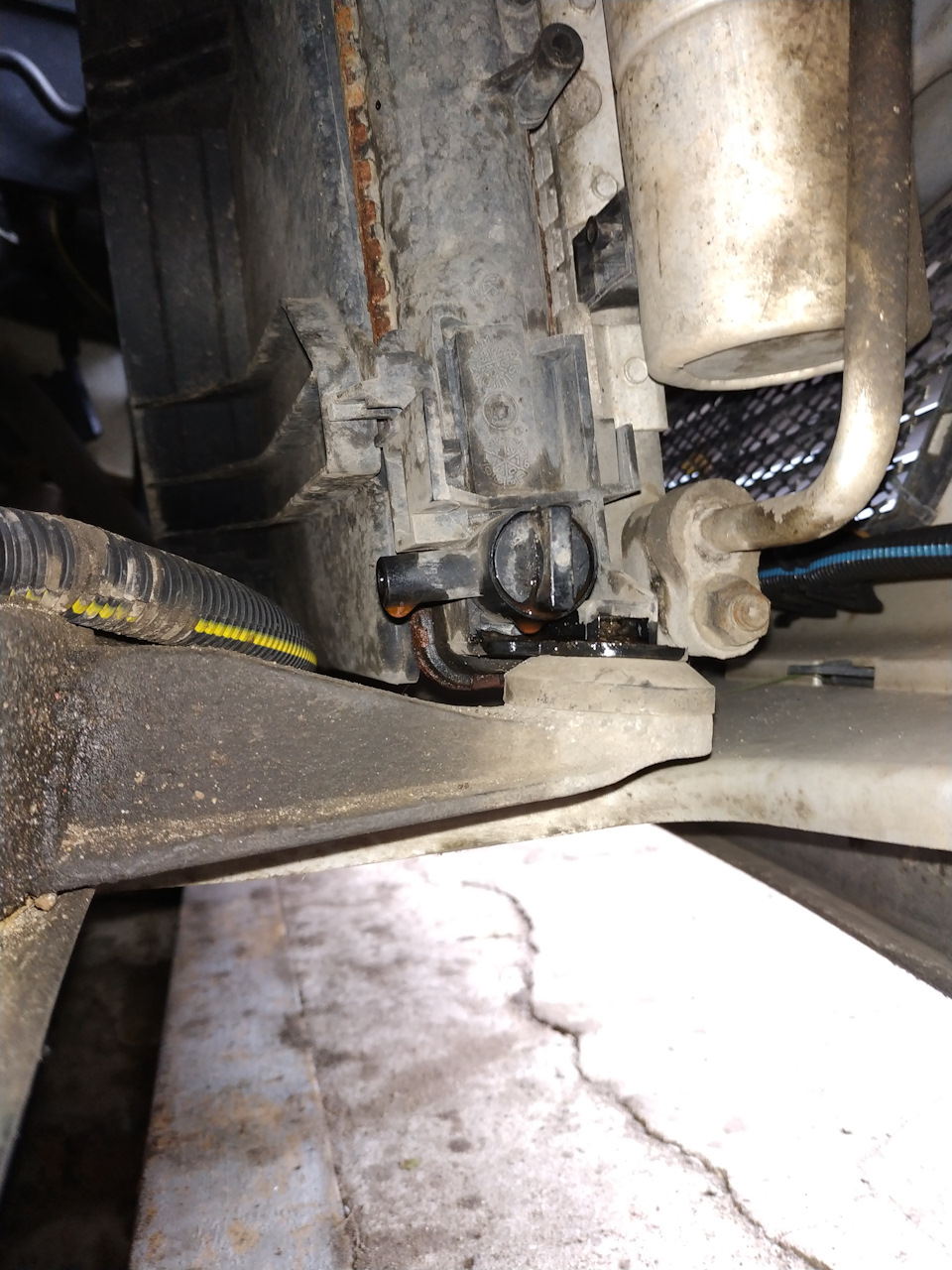 Замена термостата — Opel Vectra C, 1,8 л, 2002 года | своими руками ...