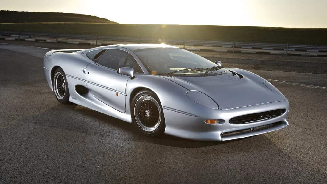 Ягуар xj220