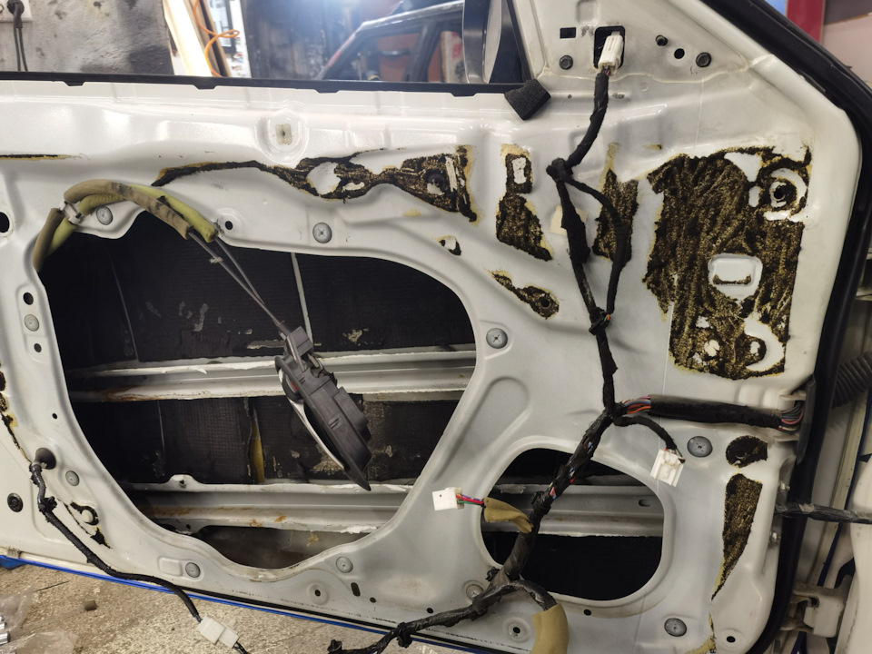 Продолжаем шумить машину. Шумоизоляция дверей и пола — Mazda 6 (2G), 2 ...