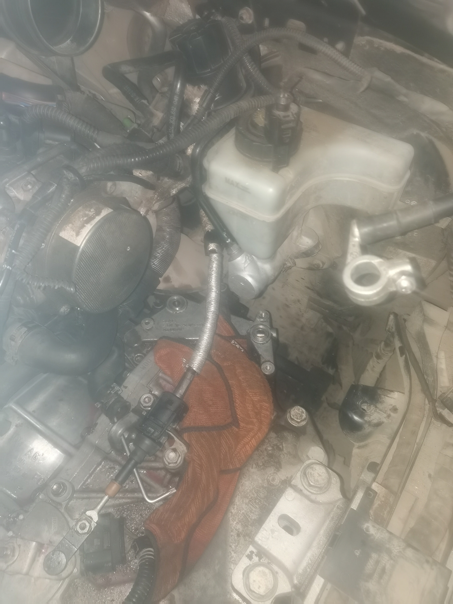 Течь антифриза. Масло в расширительном бачке. — Volkswagen Passat B6, 1 ...