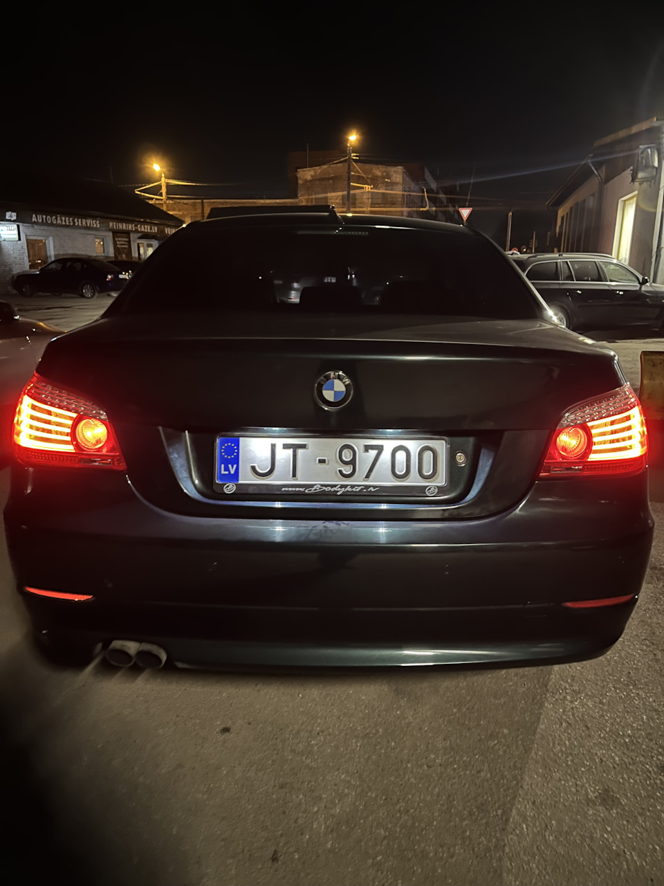 LED подсветка номера — BMW 5 series (E60), 3 л, 2009 года | визит на сервис  | DRIVE2