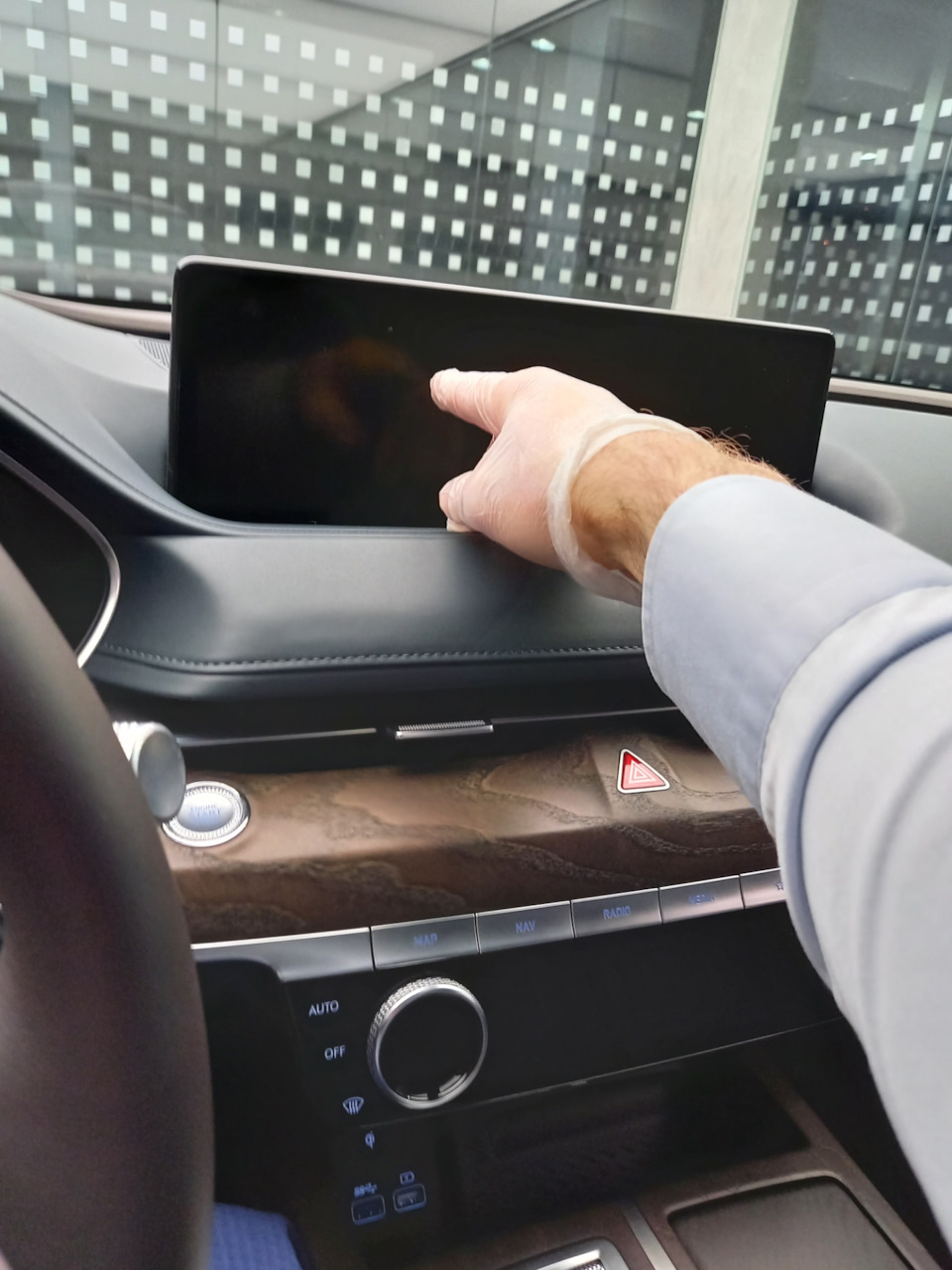 Далековато — Audi A6 (C8)