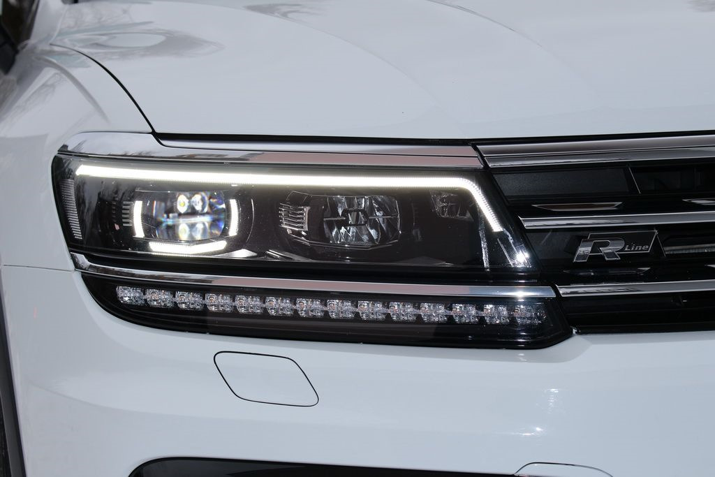 Tiguan 2 фары. Тигуан Mid led. ДХО led basis Tiguan 2. Тигуан 2019 ДХО led basis. Тигуан 2 фары лед МИД.