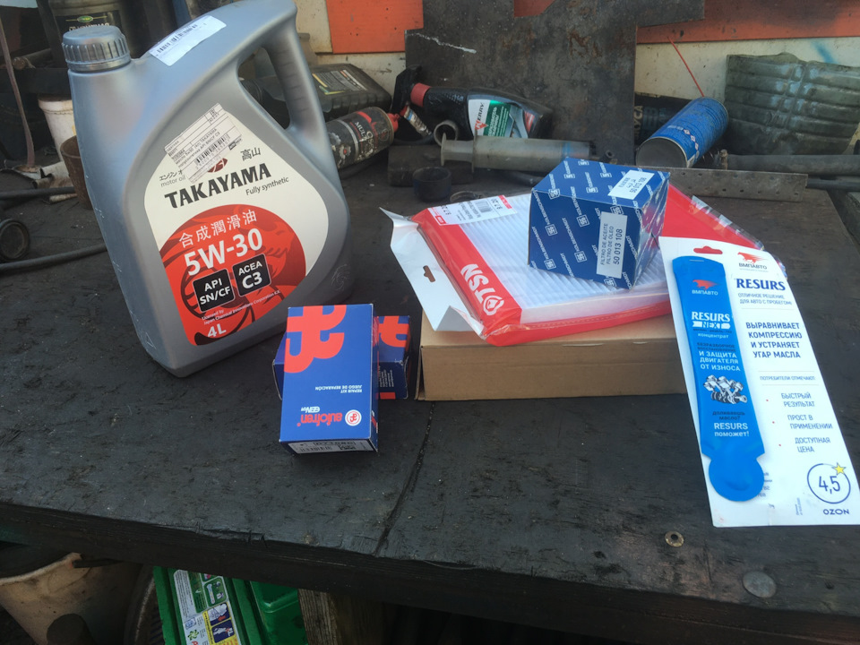 плановая замена масла в ДВС не мелочь — Peugeot 4007, 2,4 л, 2011 года ...