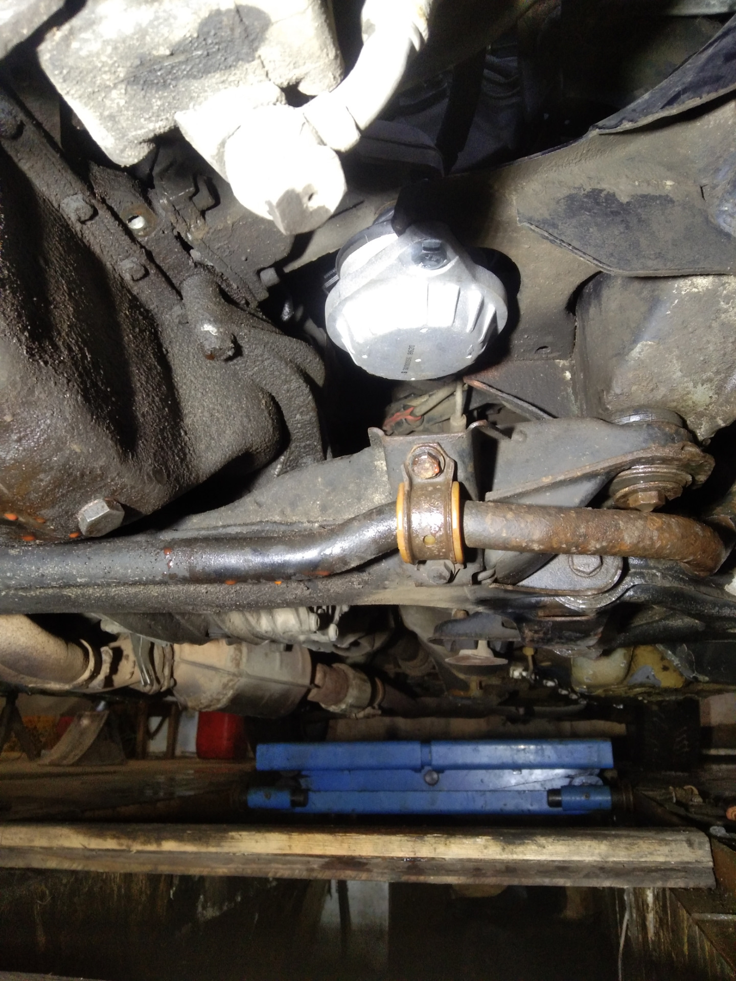 Опоры ДВС.Термостат. — Audi 80 (B4), 2 л, 1992 года | запчасти | DRIVE2